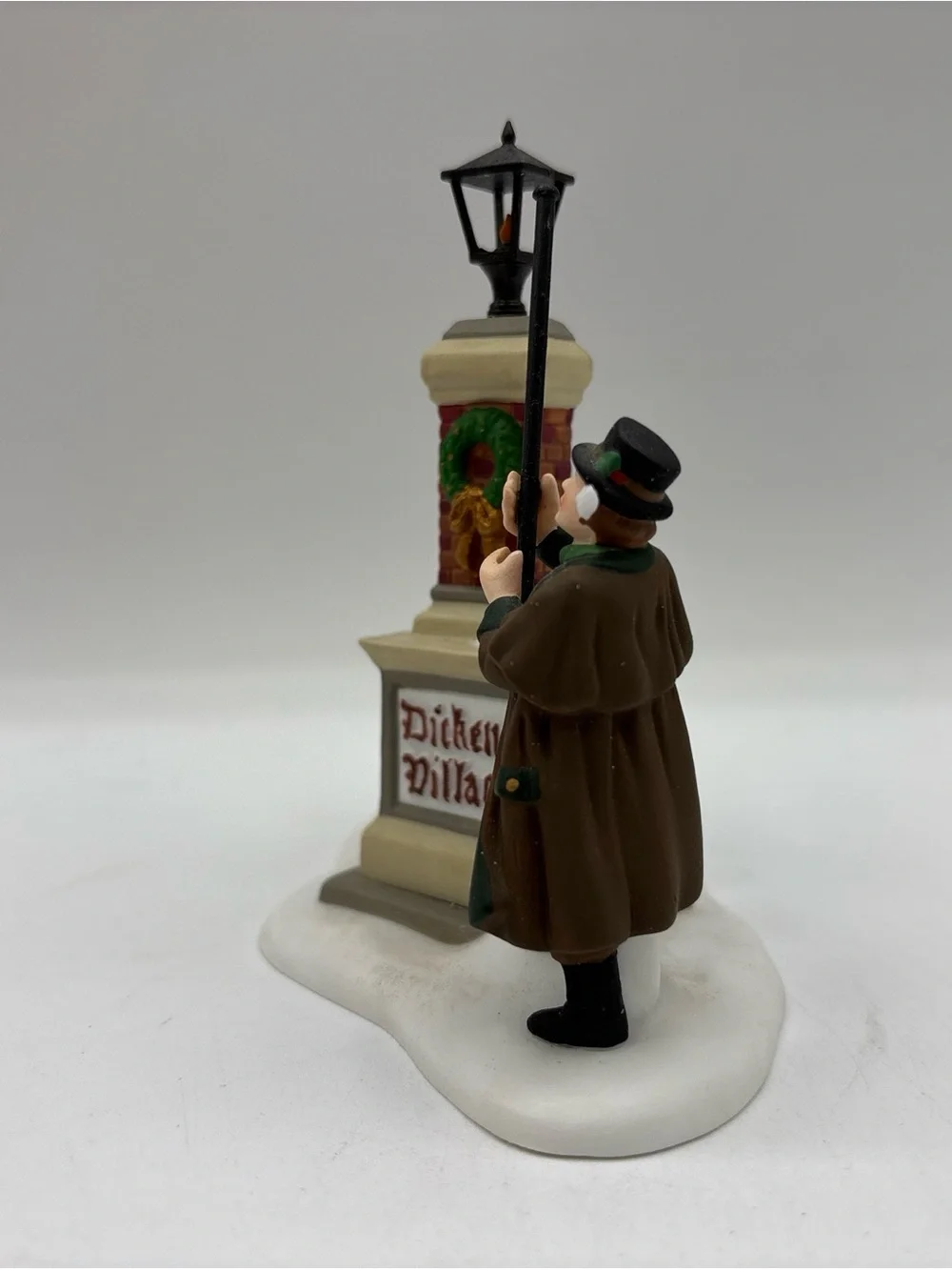 Department 56 1995 Vintage Heritage Village Collection Ye Olde Lamplighter 58393